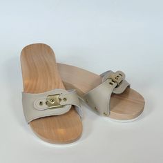 Orthopedic Wooden Clogs, Imported From Italy, Brand New, Never Used, Available Color Beige ! Very Confy !!! European Sizes : 37 Eu = 6 / 6.5 Us (9 1/4 Inches) 38 Eu = 7 / 7.5 Us (9 1/2 Inches) 39 Eu = 8 / 8.5 Us (9 3/4 Inches) 40 Eu = 9 / 9.5 Us (10 Inches) 1 1/2 Heel, 3/4 Plattform Adjustable Strap With Buckle Closure. Countoured Footbed For Confort And Support. Leather Upper No Trades Price Is Firm. Dr Scholls Sandals, Women's Lace Up Boots, Square Toe Cowboy Boots, Lace Pumps, Yellow Heels, Pointy Toe Heels, Dr Scholls, Wooden Clogs, Suede Block Heels