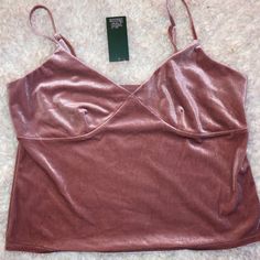 Gorgeous Color! 'Snowbloom Rose' Lightweight Velour / Velvet Short / Cropped Camisole Style Top Wild Fable Women's Size Extra Large / Xl Fast Shipping Pink Sleeveless Winter Top, Pink Sleeveless Top For Winter, Pink Velvet Top, Velvet Short, Cropped Camisole, Velvet Shorts, Velvet Tops, Pink Velvet, Wild Fable