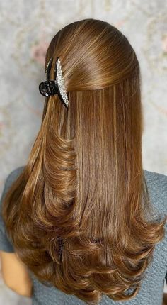 Elegant Masterpiece hairstyles for thinning hair|hairstyle tutorials Brown Hair Colour Ideas, Shades Of Brown Hair, Golden Hair Color, Honey Brown Hair Color, Brown Hair Colour, Caramel Brown Hair, Golden Brown Hair Color, Warm Brown Hair, Chestnut Brown Hair