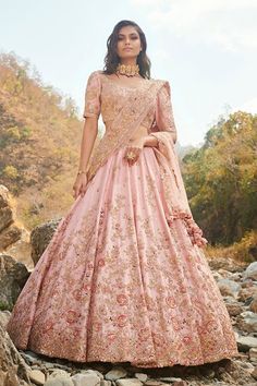 Dolly J-Narah Pink Lehenga Set-INDIASPOPUP.COM Unique Lehenga, Dolly J, Pink Bridal Lehenga, Pengantin India, Raw Silk Lehenga, Indian Outfits Lehenga, Best Designer Dresses, Perhiasan India, Zardozi Embroidery