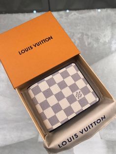 Peta Fashion Lu-Vi bags - 10964 A+ Excellent Quality copies; Contact us if you've any questions in your mind. White Wallet, Fan Fashion, Contact Us, Wallets, Louis Vuitton, Mindfulness, The Creator, How To Apply, Wallet