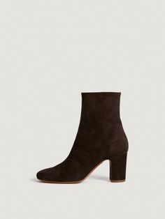 CELESTE boots Bottega Jodie Mini, Bottega Jodie, Rouje Paris, Brown Heeled Boots, Jeanne Damas, Shoe Last, Brown Heels, Crocodile Leather, Color Marron