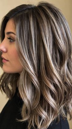 Blond Beige, Brown Hair Inspiration, Highlights For Dark Brown Hair, Hair Due, Haircut And Color, Hair Color And Cut, Ultra Modern