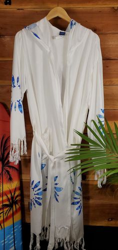 Made of 100% Turkish cotton. You can use them as Beach Dress, Morning Gown, Housecoat, Gift for Her, Bachelorette Party, Wedding Favor, Kimono, Pajama, All of my Robes are very stylish and in great quality, for this reason they have many purpose to use ✅SIZE OPTION: L-XL Size Range 🌈PATTERN COLORS: With this luxury bath wear having more pattern options than each other, you can choose the color that will reflect you best. 🧼WASH: It is recommended to wash this unique luxury spa wear at 40oC (104oF). Use the appropriate detergent for this cotton gauze robe. Do not use optical detergent or bleach. ✨MULTIPLE USES: This unique oversized robe has multiple uses and is functional. You can use it boho style at home, in the bathroom, dressing gown, sauna and spa party, rest after sports, on the bea Spa Wear, Cotton Gowns, Spa Party, Women's Robe, Luxury Spa, Pajama Robe, Womens Robes, Boho Stil, Beach Dress