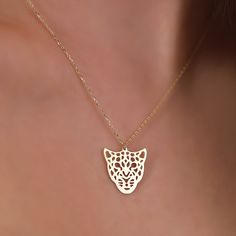 Meet our elegant 14K Gold Lion Cut Necklace, a majestic blend of luxury and style that will elevate your fashion statement. This stunning piece is meticulously crafted from genuine 14K gold, ensuring not only a stunning design but also lasting quality. 🌟 PRODUCTS ∙ FEATURES Material: Authentic 14K Solid Gold Design: Lion Cut Necklace Gold Color: Luxury Yellow Gold Necklace Type: Elegant Chain Dimensions: Pendant Lamp Height:0.59 inch Pendant Width:0.62 inch Chain Length Options:14",16", 18", 20 Elegant 14k Gold Pendant Necklace, Gold Plated Necklaces With Elegant Design As Gift, Elegant Gold Plated Pendant Custom Necklace, Elegant Gold Plated Pendant Necklace, Elegant Sterling Silver Custom Necklace, Tarnish Resistant, Elegant Sterling Silver Tarnish Resistant Custom Necklace, Elegant Handmade 14k Gold Necklaces, Luxury 14k Gold Filigree Jewelry, Elegant Handmade 14k Gold Necklace