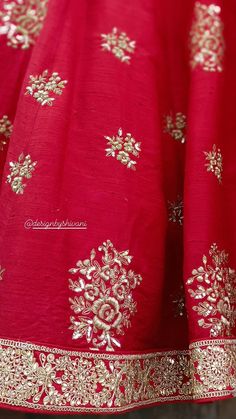 Red hand embroidery lehenga! Blouse: raw silk Lehenga: raw silk Work: Total Hand embroidery Dupatta: sequins work on net Made to measure! Making time 3 months!! Upon order confirmation, we will send you a measurement form which you will need to fill in inches, so that it can made to your size. Variations: - The final outfit may have slightly different colors. This may be due to the fact that color settings on different monitors may vary, pictures taken may represent slightly different colors and Hand Embroidery Lehenga Designs, Hand Embroidery Lehenga, Marriage Lehenga, Lehenga Sabyasachi, Shadi Outfits, Rajasthani Lehenga, Red Silk Top, Embroidery Lehenga, Embroidery Dupatta