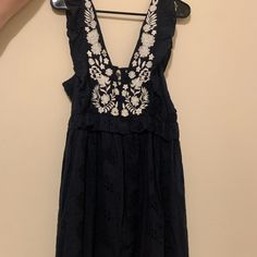 Zara Navy Blue Dress Navy V-neck Vacation Dress, Navy V-neck Mini Dress For Spring, Spring Navy A-line Dress, Navy A-line Spring Dress, Navy V-neck Spring Dress, Navy Midi Dress With Ruffles, Navy Ruffled Midi Dress, Navy Midi-length Dress With Ruffles, Navy Spring Beach Dress