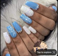 Baby Blue And White Christmas Nails, Sky Blue Winter Nails, Blue And White Nails Christmas, Baby Blue Winter Nails Acrylic, Blue Winter Nails Snowflakes, Winter Nails Blue And White, Periwinkle Nails Designs, Blue Nails With Snowflakes, Blue And White Winter Nails