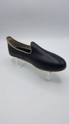 These are genuine leather, handmade men's shoes. Very useful soft shoes. Made with naturel leather and naturel dyed. There are many diffirent color options. Our processing time 2-10 bussines days, But must of time we are shipping your order very earlier. ( express shipping, Fedex, Ups, Dhl, Tnt ) Every size is available, 5 us men's to 13.5 us men's, 37 eu men's to 50 eu men's. Men's shoes are %100 naturel. ALL ABOUT TURKISH YEMENI SHOES Put away those rubber flip flops. The only shoes you need t Traditional Leather Shoes With Round Toe And Leather Lining, Traditional Leather Shoes With Leather Lining And Round Toe, Traditional Leather Shoes With Round Toe, Traditional Loafers With Rubber Sole And Round Toe, Artisan Leather Shoes With Round Toe And Leather Sole, Traditional Leather Shoes With Rubber Sole, Traditional Leather Shoes With Stitched Sole And Round Toe, Traditional Leather Moccasins With Rubber Sole, Traditional Slip-ons With Rubber Sole And Round Toe