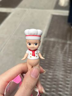 Small kewpie baby in chef's uniform Sonny Angel Secret, Sony Angel, Angel Babies, Angel Gifts, Hello Kitty Pictures, Cute Clay