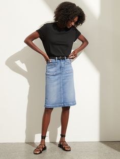 Patch Pocket Denim Skirt | Banana Republic Denim Pencil Skirt Outfit, Long Jean Skirt Outfits, Denim Skirt Outfit Summer, Banana Republic Style, Spring Skirt Outfits, Jean Skirt Outfits, Long Jean Skirt, Pencil Skirt Outfits, Denim Skirt Outfits