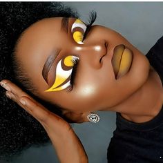 Juneteenth Makeup Ideas, Neon Yellow Eye Makeup, Juneteenth Makeup, Yellow Makeup Looks, Bumblebee Makeup, Melanin Makeup, Futuristic Makeup, Content Photos, Yellow Eye Makeup