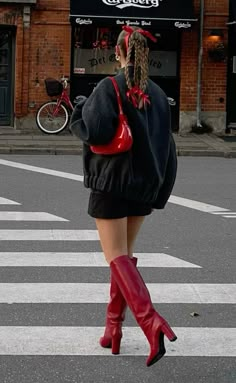 00s Mode, Rok Outfit, Look Legging, Chique Outfits, Neue Outfits, Red Boots, Looks Street Style, Outfit Trends, Mode Inspo