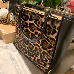 Brand New Never Used Very Classy And Elegant Willing To Negotiate Prices Michael Kors Bedford, Michael Kors Satchel, Mk Purse, Classy And Elegant, Medium Tote, Michael Kors Hamilton, Handbags Michael Kors, Cute Bags, Large Tote Bag