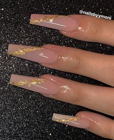 Nails For Mexicans, Simple Long Nails Design, Nails Acrylic Vegas, Cute And Classy Nails, Rose Gold Prom Nails Acrylic, Long Nude Nails With Design, Wedding Guest Nails Ideas Classy Acrylic, Cute Nude Acrylic Nails, Gold Nails Black Women