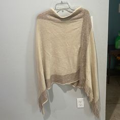 Cream And Copper Poncho Nwt With Sparkle Cream One-size Top For Winter, One Size Cream Top For Winter, Cream Casual Poncho, One Size Fits All, Cream Casual Poncho One Size, Casual Cream Poncho For Fall, Casual Oversized Cream Poncho, Cream Cozy Poncho, Cozy Cream Poncho, Casual Cream Poncho