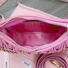 Size: Standard Size It comes with Dust box, Care manual, Tag, and Paper bag. Zippered Tote, Cute Bag, New Handbags, Crossbody Shoulder Bag, Fashion Statement, Luxury Bags, Wellness Design, Paper Bag, Clutch Bag