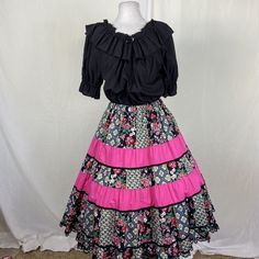 Square Dance Skirt, Fitted Peasant Skirt With Ruffles, Fitted Peasant Skirt With Lining, Dance Western, Western Rockabilly, Square Dance Dress, Square Dance Dresses, Dance Skirts, Pink Floral Skirt