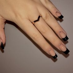 Nails With Gems Rhinestones, Black Nails With Gems, Black Rhinestone Nails, Nail Designs With Gems, Black Nails With Rhinestones, Black Nail Tips, Nails Real, Black French Nails