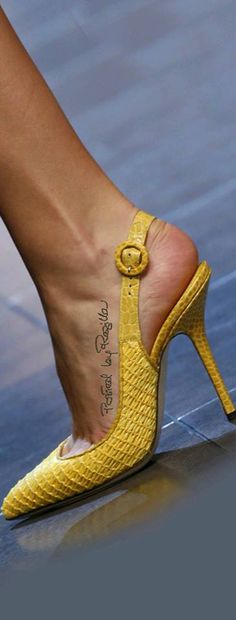 Louis Vuitton Shoes Heels, Mode Shoes, Giuseppe Zanotti Heels, Yellow Heels, Prom Heels, Yellow Shoes, Shoes Summer, Louis Vuitton Shoes, Fabulous Shoes