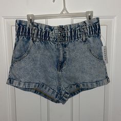 Tommy Blue Mom Short From Pacsun -Size Medium -Stretchy Waistband -Never Worn W/ Tags Still Attached -Double Button W/ Zipper Casual Adjustable Short Bottoms, Casual Adjustable Shorts, Trendy Adjustable Bottoms For Summer, Adjustable Bottoms For Spring, Adjustable Summer Blue Bottoms, Adjustable Blue Summer Bottoms, Pacsun Mom Jeans, Pacsun Shorts, Vintage Denim Shorts