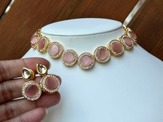 Baby Pink Necklace Set with Matching Earrings Gold Indian Necklace, Necklace Set Simple, Pink Necklace Set, Indian Necklace Set, Simple Choker, Rosa Gold, Kundan Choker, Indian Necklace, Rose Pale