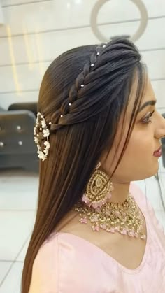 Hair Style On Saree, Engagement Hairstyles, Easy Hairstyles For Thick Hair, Hair Curling Tips, Traditional Hairstyle, Bridal Hair Buns, Indian Wedding Hairstyles, Easy Hairstyles For Medium Hair, Open Hairstyles