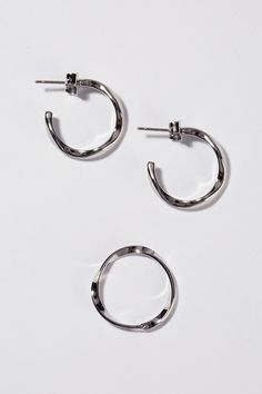 *Ripple ring and earring set silver *Nickel free *M (US size 7 for ring) Mens Items, Enamel Necklaces, Free Product, Boutique Fashion, Metal Earrings, Rhinestone Necklace, Romper With Skirt, Huggies Earrings, Hat Hairstyles