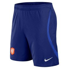 These Netherlands National Team 2022 Strike shorts offer an ideal means of expressing your club pride while brushing up on your skills for the pitch. Nike's Move To Zero journey ensures that these are made from recycled materials, so not only are they comfortable, but good for the future of the sport. Plus, the integrated Dri-FIT fabric technology works to keep you cool, which helps you make the most of your session. Training Jersey Machine wash Move To Zero is Nike's journey toward zero carbon Nike 2022, Memphis Depay, College Soccer, The Pitch, Long Sleeve Jersey, Brushing, Keep Your Cool, Men's Nike, Track Pants