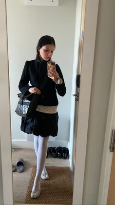 Ballerina Off Duty Style, Ballerina Off Duty, 6th Form Outfits, Form Outfits, December Outfits, Librarian Chic, 6th Form, Chic Aesthetic, Black Femininity