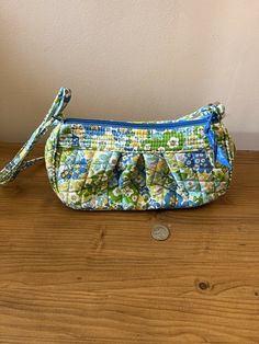 Vera Bradley Frannie - English Meadow - Purse - Crossbody Bag - Floral, Blue NWT. Vera Bradley Crossbody Bag, Blue Shoulder Bag With Pockets For Spring, Green Retro Bags For Errands, Retro Green Bags For Errands, Vintage Green Bag With Pockets, Retro Green Pouch Bag, Blue Shoulder Bag For School In Spring, Blue Tote Satchel For Spring, Retro Green Pouch Shoulder Bag