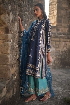 Wedding Outfit Pakistani, Designer Suits For Wedding, Nida Azwer, Suits For Wedding, Resham Embroidery, Pakistani Formal Dresses, Formal Clothes, Nikkah Dress, Pakistani Clothes