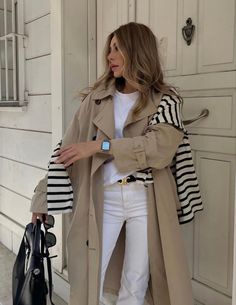 Dress Like Old Money, Building A Wardrobe, Chique Outfits, Coats Women, Vintage Long Sleeve, Coat Vintage, Old Money Style