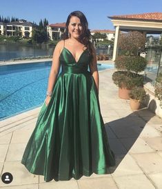 Modele Fustanesh, Green Satin Prom Dress, Debs Dresses, Winter Formal Dress, Prom Dress Backless, Satin Long Prom Dress, Verde Smeraldo, Green Prom, Winter Formal Dresses