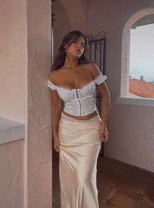 The Charmaine Maxi Skirt Cream Fitted Pencil Skirt For Day Out, Fitted Mini Skirt For Day Out, Fitted Long Lined Skirt, Fitted Pleated Skirt For Day Out, Fitted Midi Bottoms With Lined Skirt, Fitted Midi Skirt With Lining, Europe Outfits, Maxi Skirt Outfits, Italy Outfits