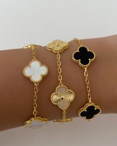 Bracelet Gold Designs For Women, Bracelet En Or, Bracelet Ideas Gold, Van Cleef Bracelet, Bracelet Or, Luxury Things, Luxury Bracelets, Gold Jewelry Set, Gold Jewels Design