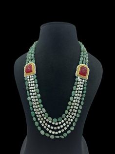 Very Gorgeous and elegant stone Necklace  Versatile. Can be paired with number of outfits. Perfect to wear at weddings occasions. Highest quality and craftsmanship Please let me know if you have any questions Temple Jewelry With Zari Work For Party, Bollywood Party Necklace With Zari Work, Bollywood Style Party Necklace With Zari Work, Festive Kundan Emerald Necklace For Receptions, Bollywood Zari Work Necklace For Party, Party Kundan Necklaces With Zari Work, Party Kundan Necklace With Zari Work, Party Necklaces With Zari Work For Diwali, Formal Kundan Jewelry With Zari Work