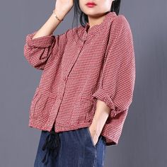 ·Item Code:1984791085118·Item Type: Women Shirt·Material:Cotton·Clothing Placket:Single Breasted·Collar Type: Stand Collar·Sleeve: Long Sleeve·Combination: One Piece·Highlights:1. Pockets,Pleated,Drawstring2. PlaidOne Size(Fit for EU 38-40,US8-10,UK12-14,AU12-14,NZ12-14) Size One Size cm inch Length: 59 23.23 Shoulder: 32 12.60 Sleeve Length: 54 21.26 Arm: 68 26.77 Bust: 110 43.31 Waist: 114 44.88 Cuff: 22 8.66 The model height:5'4"/165cm,weight:102lb/46kg Long Sleeve Plaid Blouse For Summer, Red Collared Blouse With Pockets, Spring Plaid Tops With Pockets, Casual Cotton Blouse With Button Closure, Plaid Tops With Button Closure And Relaxed Fit, Plaid Long Sleeve Top For Spring, Plaid Top With Button Closure And Relaxed Fit, Casual Plaid Button-up Tops, Red Summer Tops With Pockets