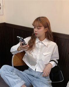 White Crop Shirt | Yuna - ITZY S Trendy Layering Shirt, Trendy Solid Shirt For Everyday, Trendy Collared Shirt For Everyday, Trendy Shirt For Spring Layering, White Crop Shirt, Black Beret, Kpop Shirts, Fashion Chingu, Yuna Itzy