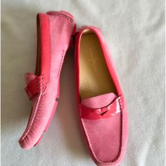 Cole Hann Bright Pink All Leather W Rubber Soles 8 A Spring Leather Loafers With Suede Lining, Classic Pink Leather Shoes With Round Toe, Pink Classic Slip-on Loafers, Classic Pink Slip-on Loafers, Casual Patent Leather Shoes With Textured Sole, Casual Patent Leather Slip-on Shoes, Classic Pink Loafers With Rubber Sole, Classic Pink Loafers With Leather Sole, Classic Pink Loafers With Round Toe