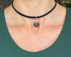 Bloodstone Necklace Leather Bloodstone Bloodstone Choker - Etsy Bulgaria Bloodstone Necklace, Black Obsidian Stone, Necklace Leather, Single Bead, Les Chakras, Beautiful Gift Boxes, Star Necklace, Bulgaria, Favorite Jewelry