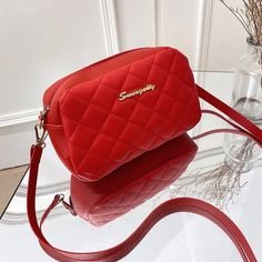 Brand Name: DRANECYLining Material: polyesterShape: SquarePlace Of Origin: FU JIAN ProvinceHandbags Type: Shoulder BagsTypes of bags: Shoulder Crossbody BagsOrigin: CN(Origin)Main Material: PUClosure Type: zipperHardness: SoftExterior: Solid BagStyle: CasualModel Number: HS100Occasion: VersatileGender: WOMENPattern Type: PlaidNumber of Handles/Straps: SingleInterior: Cell Phone PocketDecoration: EmbroideryDecoration: SequinedDecoration: TasselItem Type: HandbagsModel Number: Women Shoulder BagSu Embroidery Camera, Cotton Handbag, Female Shoulder, Small Messenger Bag, Pink Letter, Tassels Fashion, Girls Purse, Types Of Bag, Women Trends