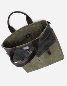 This canvas shopper features coated fabric details and the ruthenium-plated metal tag with logo: Green Tape top handles and calfskin details Outer pockets with calfskin straps Adjustable and detachable tape strap with calfskin details Item comes with a branded dust bag Measurements: H37 x 40.5 x D15.5 cm Made in Italy Business Bags With Gunmetal Hardware And Leather, Leather Business Bags With Gunmetal Hardware, Business Leather Bags With Gunmetal Hardware, Modern Business Bags With Gunmetal Hardware, Everyday Leather Briefcase With Gunmetal Hardware, Leather Satchel With Gunmetal Hardware For Daily Use, Business Top Handle Bag With Gunmetal Hardware, Leather Briefcase With Gunmetal Hardware, Leather Briefcase With Gunmetal Hardware For Everyday