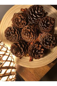 there are many pine cones on the plate