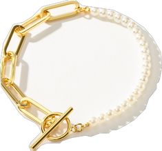 Formal Adjustable Pearl Chain Bracelet, Modern Gold Pearl Bracelet, Elegant Metal Chain Bracelet With Pearl, Classic Gold Chain Bracelet With Pearl Charm, Modern Gold Pearl Bracelets, Elegant Pearl Bracelet With Chain Detail, Chic Gold Pearl Bracelets, Formal Minimalist Pearl Chain Bracelet, Classic Gold Pearl Chain Bracelet