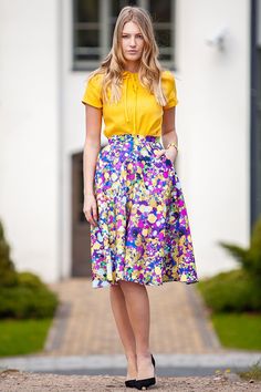 Summer Skirt, Midi Skirt, Dotted Skirt Yellow purple circle skirt with side pockets ➤ Features > Skirt length: 69cm / 27,16'' > narrow waistband > circle skirt cut > side pockets ➤ Sizing My Size Guide in FAQ section below will help you define the perfect size match.  ➤ Delivery Your item is made-to-order and will be ready within 2-7 days.  Average delivery times: > North America: up to 1-2 weeks > New Zealand, Australia: up to 2-3 weeks > Europe: up to 1 week ➤ Material Mid-weight fabric: 100% Spring Polka Dot Midi Skirt, Multicolor Skirt With Pockets For Spring, Relaxed Knee-length Polka Dot Skirt, Summer Polka Dot Flared Skirt, Relaxed Fit Polka Dot Skirt, Polka Dot Flared Skirt For Summer, Flared Polka Dot Skirt For Summer, Polka Dot Knee-length Skirt For Summer, Knee-length Polka Dot Flowy Skirt