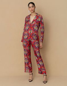 On a recent trip to the famous Fortuny textile factory in Venice, we witnessed the most beautiful fabric being woven into a regal textured masterpiece. We wanted to recreate the opulence of these weaves, in a lighter and more wearable print - so the Regina was born. Crafted in a cardinal red and rich contrast turquoise, our Eden trouser pairs beautifully with the matching blouse for the ultimate holiday set.     ~textile~ 100% SILK ~country~ Portugal ~hs_code~ 6204420090 Textile Factory, Holiday Set, Beautiful Fabric, Eden, Venice, Most Beautiful, Portugal, Spring Summer, Trousers