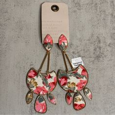 Anthropologie Enlarged Abstract Floral Earrings New With Tags; Never Worn Materials: Plated Brass; Cotton Piecing Dimensions: Approximately 4”L X 1.5”W (At Widest Point) Anthropologie Jewelry, Floral Earrings, Earrings Color, Abstract Floral, Pink And Gold, Anthropologie, Jewelry Earrings, Women Jewelry, Brass