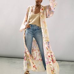 One Size Anthropologie Dani Floral Kimono. Tiers Of Intricate Floral Print And A Sweeping Silhouette Create An Exquisitely Feminine Piece. Pair It With A Breezy Dress And Sandals For An Elegant Ensemble, Or Style It With A Tee And Jeans For A More Relaxed Look. Nwt. - Viscose - Bell Sleeves - Tiered Silhouette - Open Front - Hand Wash Dimensions - 51"L Anthropologie Kimono, Dress And Sandals, Kimono Floral, Kimono Outfit, Fringe Kimono, Kimono Yukata, Breezy Dress, Dolman Sleeve Tops, Short Kimono