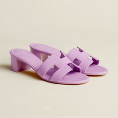 Brand New Hermes Epsom Calfskin Oasis Sandals In Violet Amthyste 2 Dust Bag, Box Included Color Code : Violet Amthyste Made In Italy Sandal In Epsom Calfskin With Iconic "H" Cut-Out. An Iconic Hermes Style, This Silhouette Is An Essential Piece In Every Wardrobe. 1.97" Heel Follow Us On Ig To See More Photos & Videos: Michelekatespade Hermes Heels, Hermes Sandals, Hermes Oran Sandals, Hermes Style, Rubber Sandals, Hermes Shoes, Heel Sandal, Women Sandals, Dream Shoes